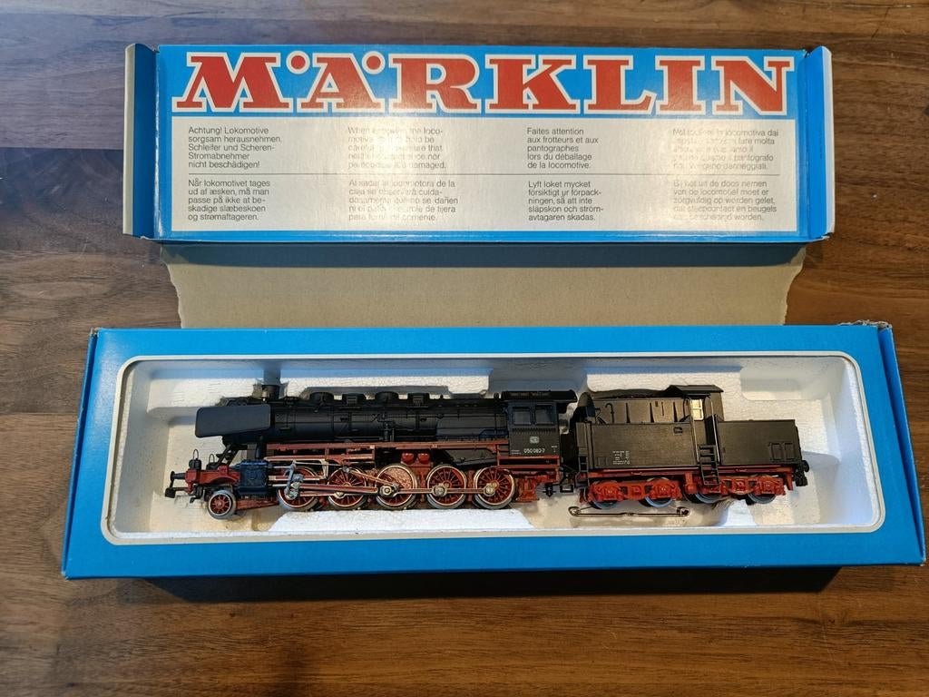 Märklin Stoomlocomotief 3084 met Tender - Zo goed als nieuw, Wisselstroom, Locomotief, Ophalen of Verzenden, Zo goed als nieuw