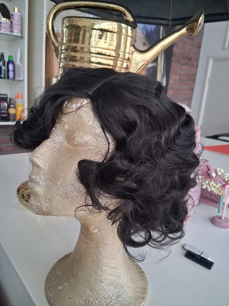 20's Jaren Twintig Pruik met Slag - Fiber Haarwerk, Sieraden, Tassen en Uiterlijk, Uiterlijk | Haarverzorging, Ophalen of Verzenden