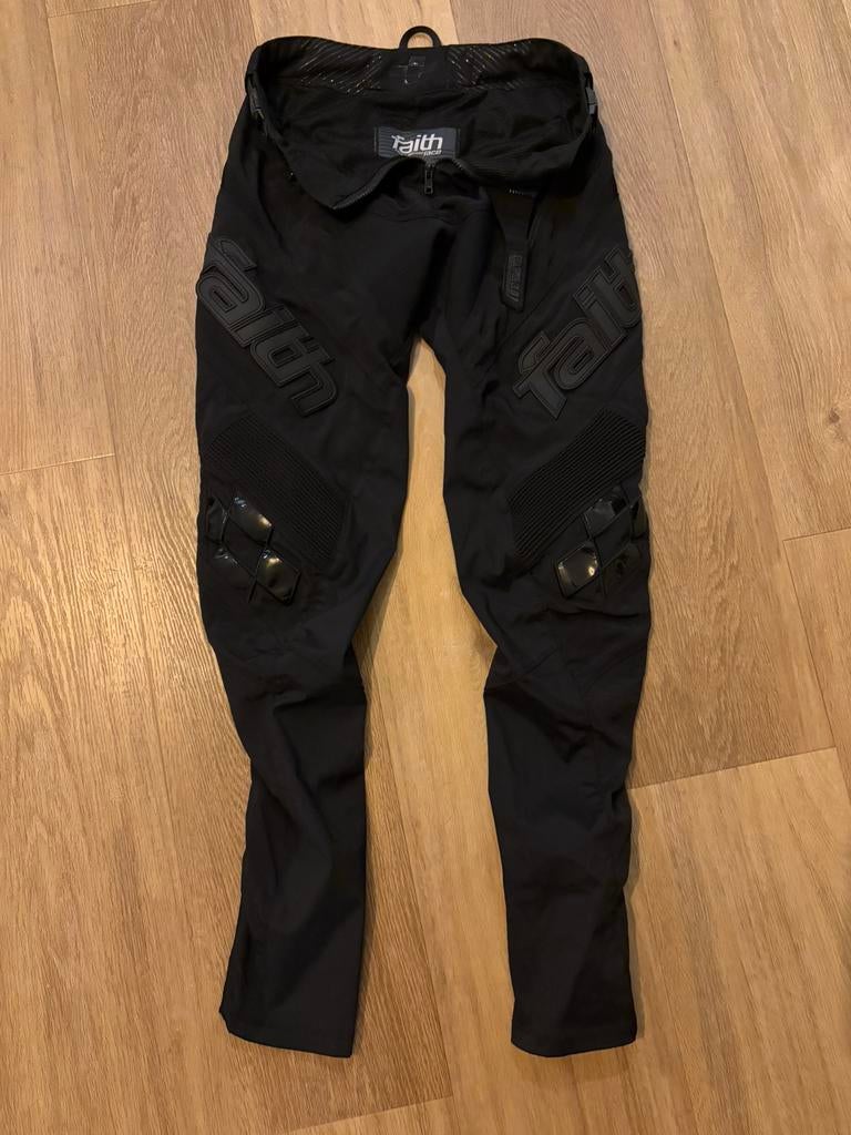 Bmx broek Faith Eclipse 3.0 (zgan) maat 32, Ophalen of Verzenden, Zo goed als nieuw, Zwart, Legging