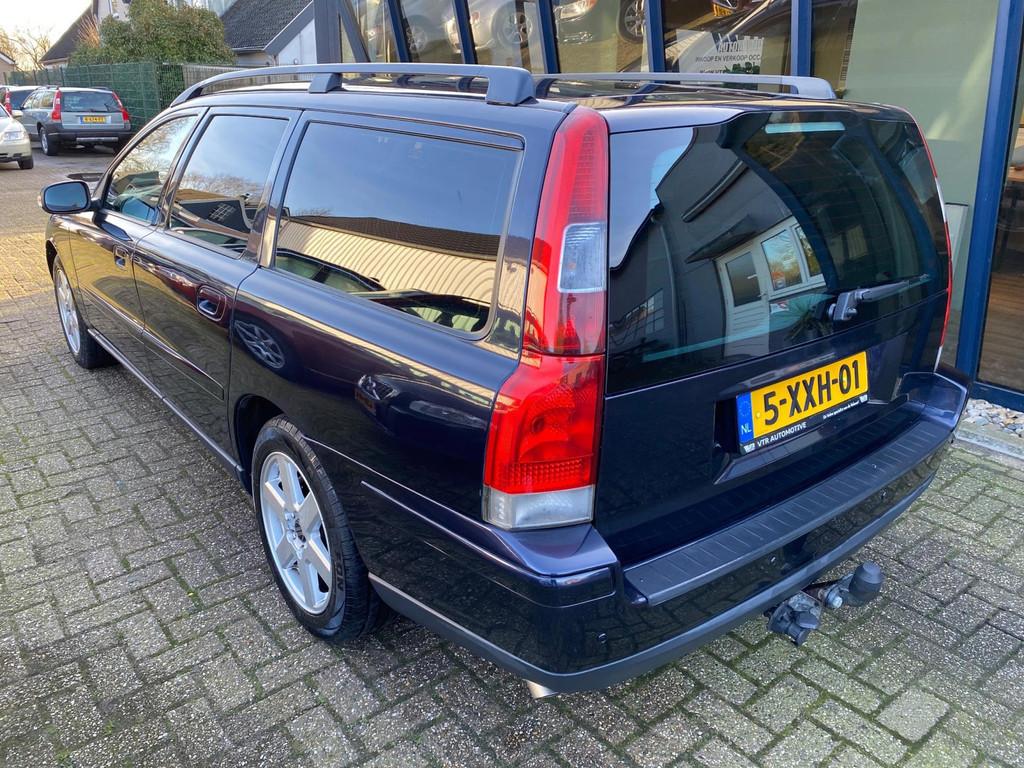 Volvo V70 2.4 Edition 170PK Automaat LEER / TREKHAAK / YOUNG, Auto's, Zwart, Blauw, 2435 cc, 170 pk