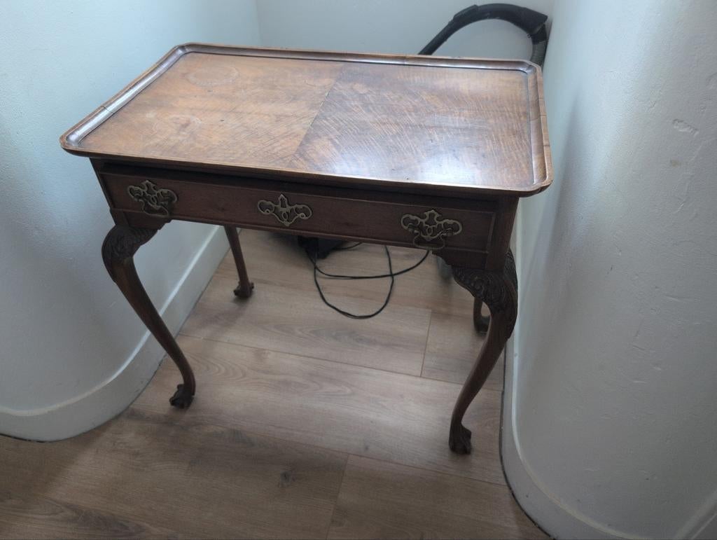 Klassieke houten sidetable / haltafel met 3 lades, Antiek, 50 tot 100 cm, Ophalen of Verzenden, Zo goed als nieuw