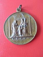 421 Mooie grote medaille - de Broederschap van H. Familie, Ophalen of Verzenden, Zo goed als nieuw, Overige typen, Christendom | Katholiek