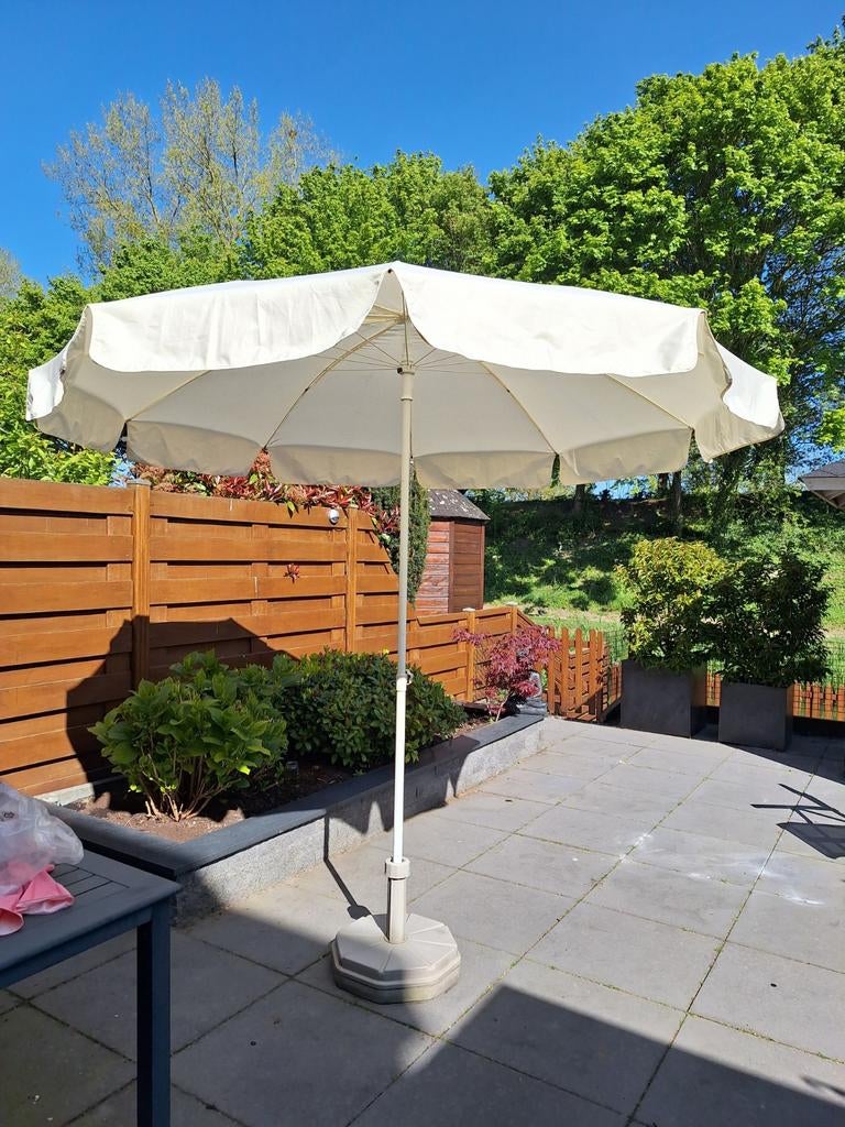 Parasol met voet, Ophalen