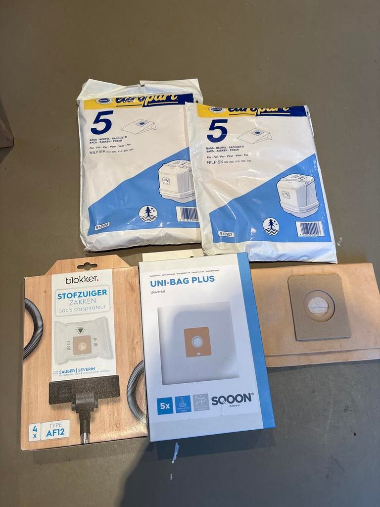Diverse stofzuigerzakken: universeel, Nilfisk, Blokker, Uni-, Witgoed en Apparatuur, Stofzuigers, Ophalen of Verzenden, Nieuw