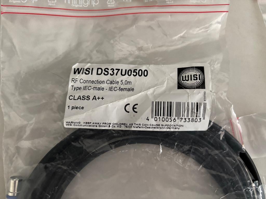 Wisi DS 37 U 0500 coaxkabel 5 m IEC zwart - coaxkabel, Ophalen of Verzenden, Nieuw, 2 tot 5 meter, Coaxiale kabel