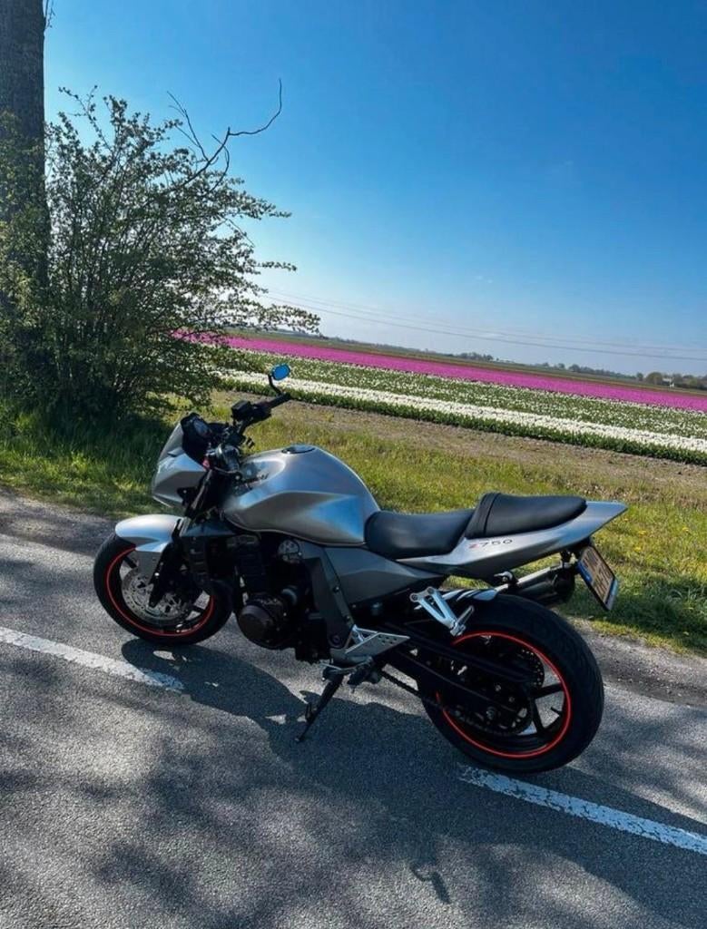 Kawasaki Z750 | Netjes onderhouden | Nieuwe Michelin banden, 750 cc, 4 cilinders, Motorrijbewijs A, Particulier