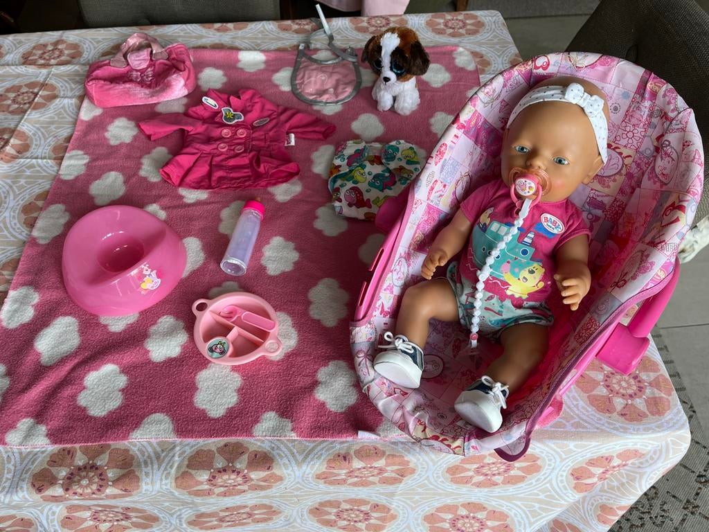 Baby Born met maxicosi en accessoires, Ophalen of Verzenden, Gebruikt, Babypop