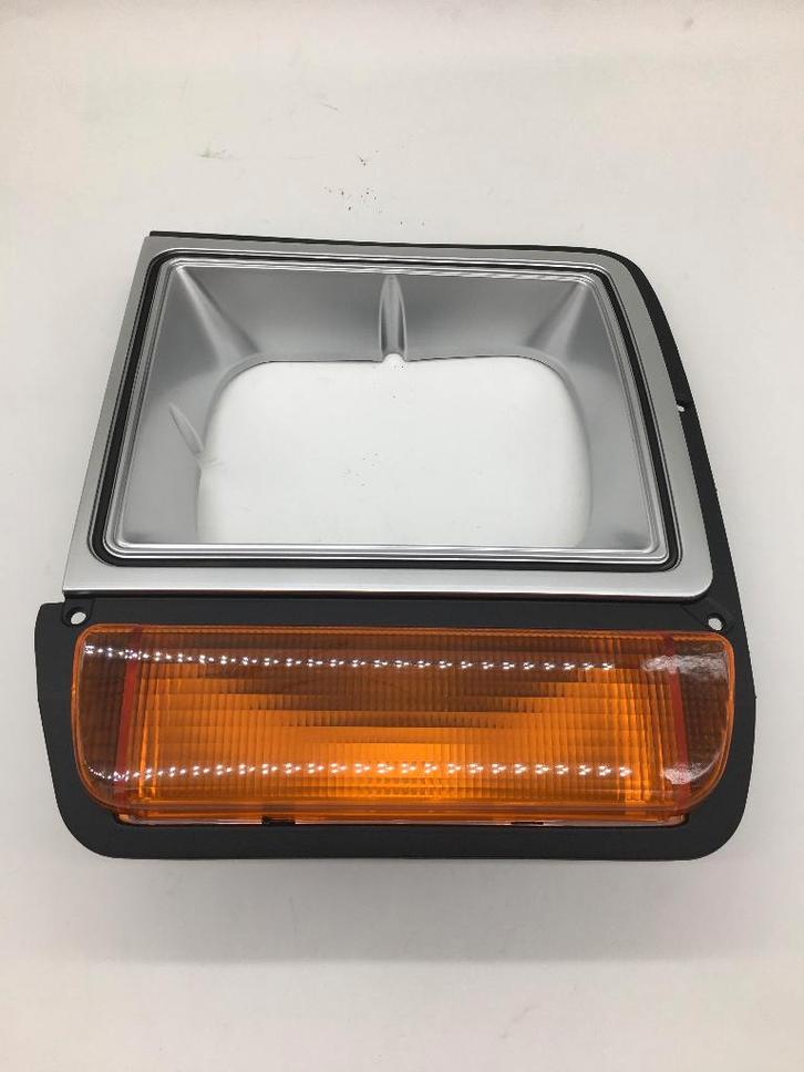 Te koop Koplamp bezel L Dodge w250 d250 ramcharger, Auto diversen, Overige Auto diversen, Ophalen of Verzenden