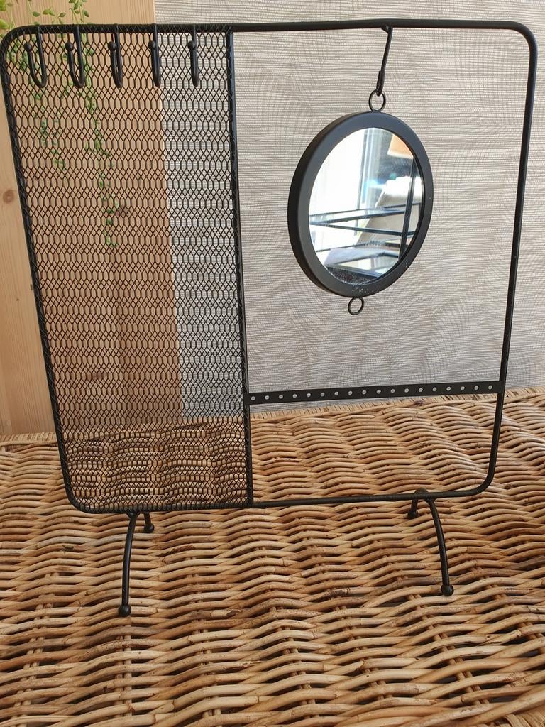 Zwart metalen sieradenrekje met spiegel 35 x 35, Sieraden, Tassen en Uiterlijk, Overige Accessoires, Ophalen of Verzenden, Zo goed als nieuw