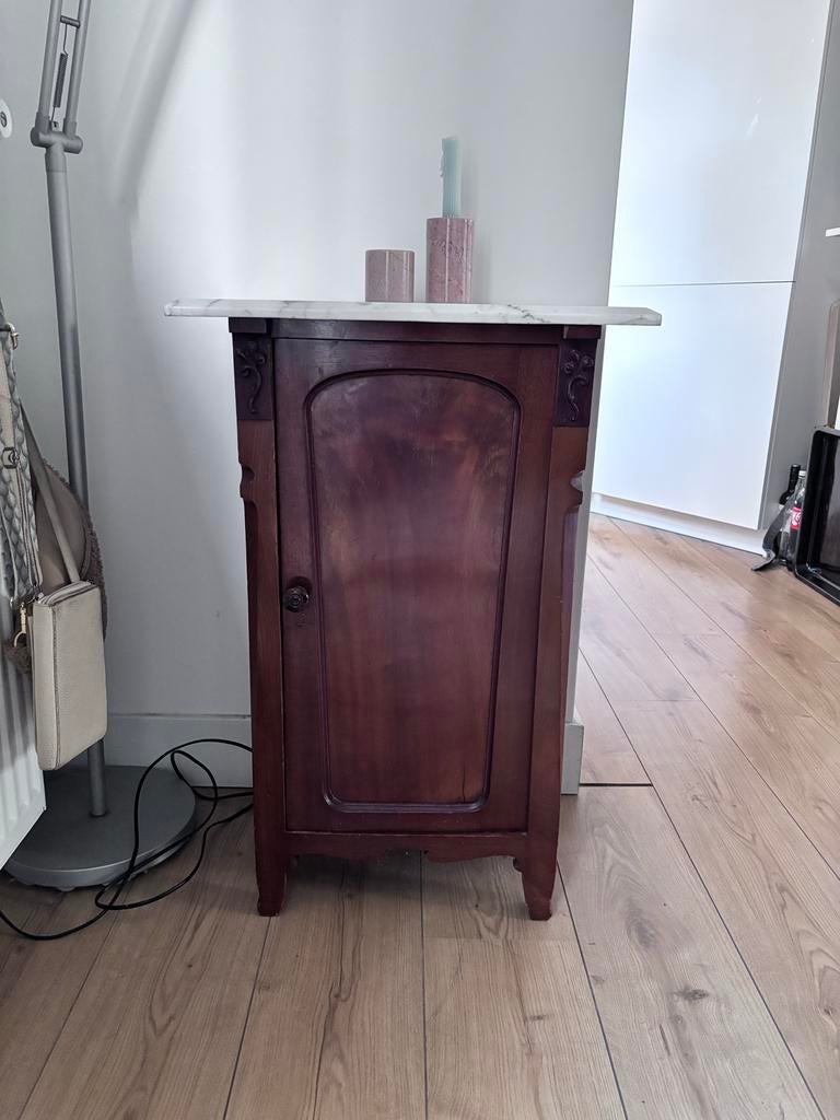 Antiek kastje met marmeren blad, Ophalen of Verzenden