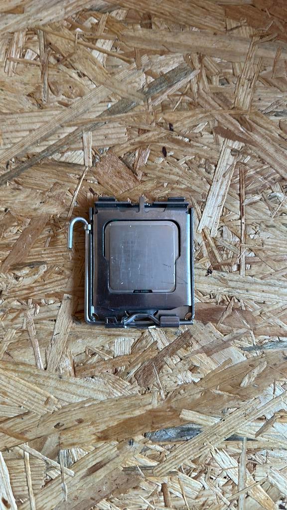 Intel pentium dual-core 2.70HZ/2M/800/06, Computers en Software, Processors, Ophalen of Verzenden, Zo goed als nieuw, 2-core, 2 tot 3 Ghz