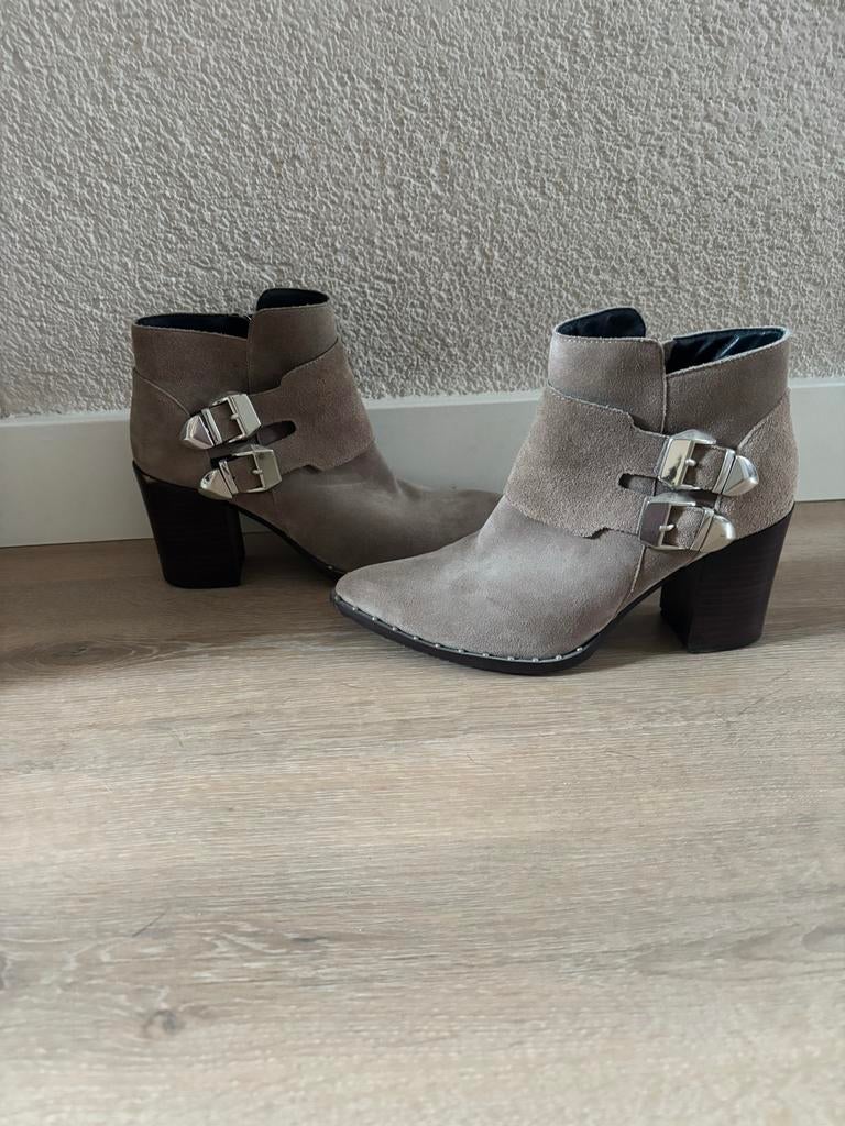 Josh V hakken maat 38, Ophalen of Verzenden, Gedragen, Bruin, Pumps