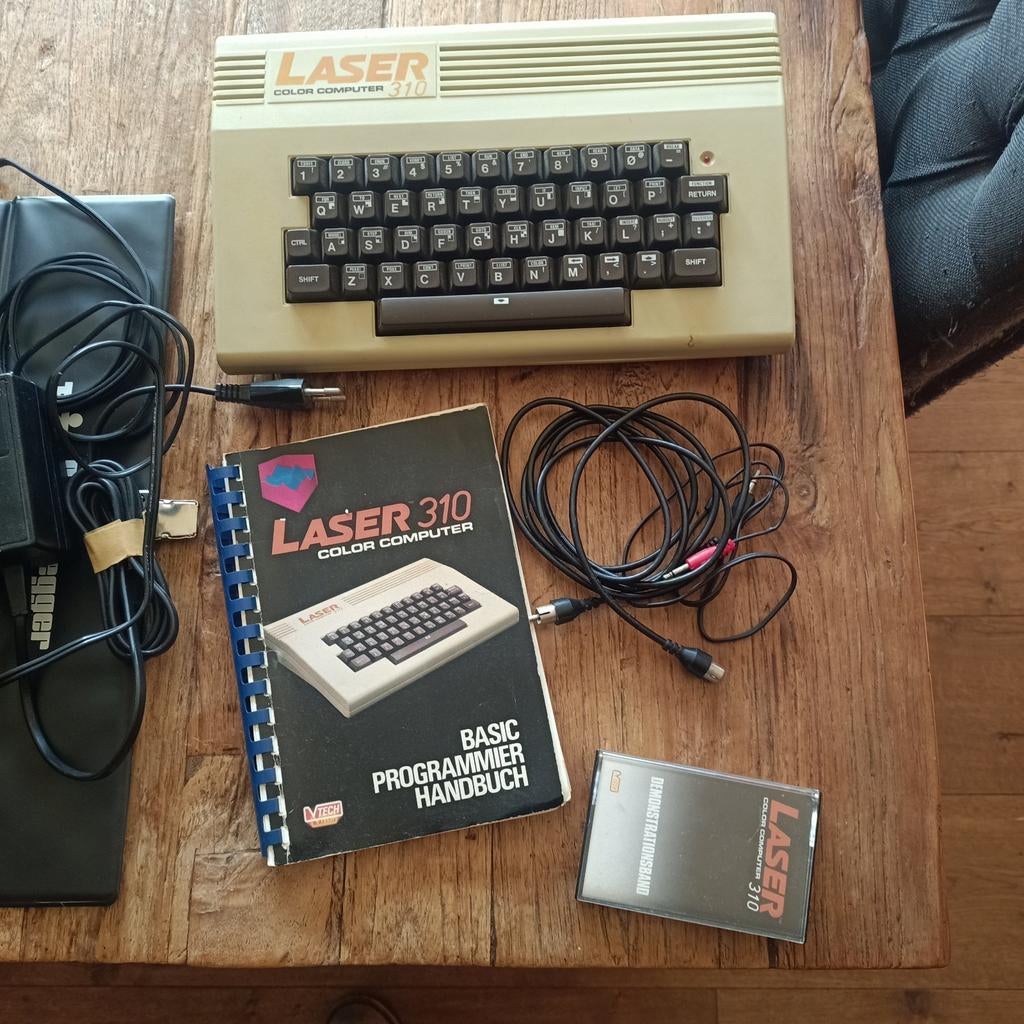 Vintage Laser 310 Color Computer met handleiding en tape, Computers en Software, Vintage Computers, Ophalen of Verzenden, Laser
