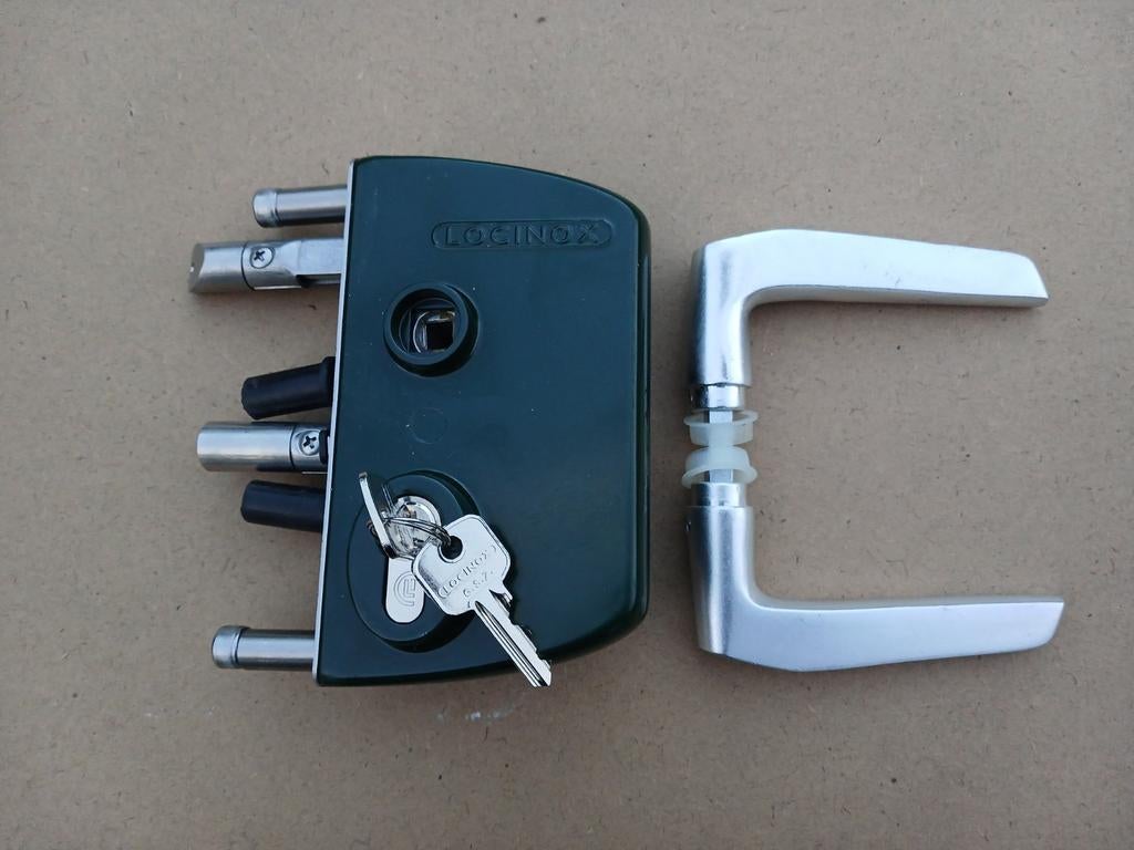 Locinox poortslot met klinken en sleutels, Ophalen of Verzenden, Nieuw, Overige materialen, Slot