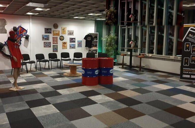 Goedekope budget mix tapijttegels 50x50cm, Huis en Inrichting, Stoffering | Vloerbedekking, Crème, 75 m² of meer, Nieuw, Ophalen of Verzenden