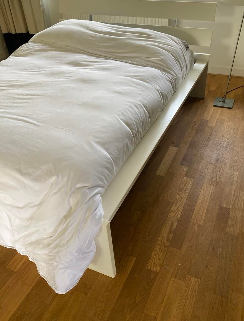 IKEA Malm bed 140x200, Huis en Inrichting, Slaapkamer | Bedden, Ophalen, Gebruikt, Wit, Twijfelaar