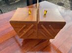 Vintage houten naaidoos, Ophalen, Gebruikt