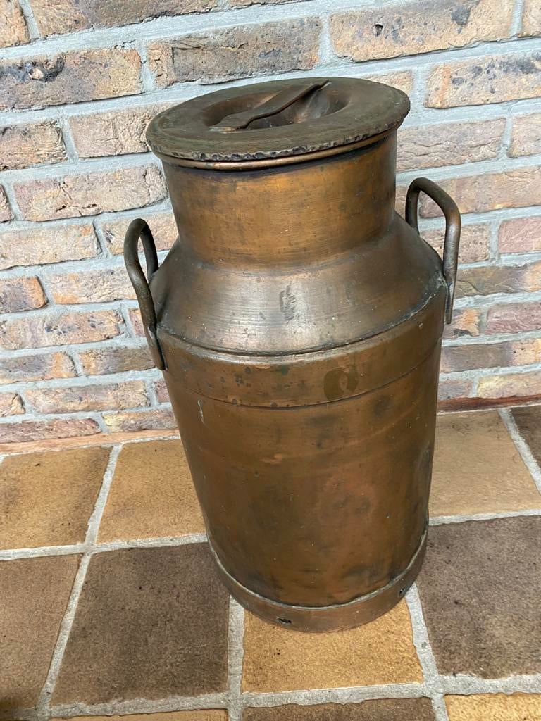 Koperen melkbus, Ophalen