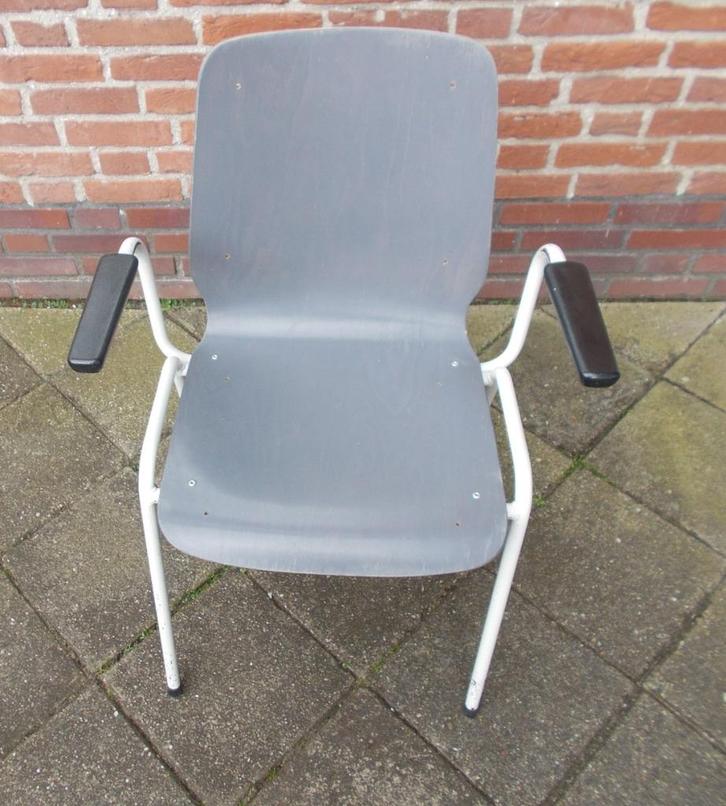 Vintage sterke stoel leuningen metaal buisframe zitting hout, Huis en Inrichting, Stoelen, Gebruikt, Eén, Hout, Metaal, Grijs