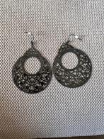 Zwarte oorbellen met patroon, Overige materialen, Hangers, Zwart, Ophalen of Verzenden