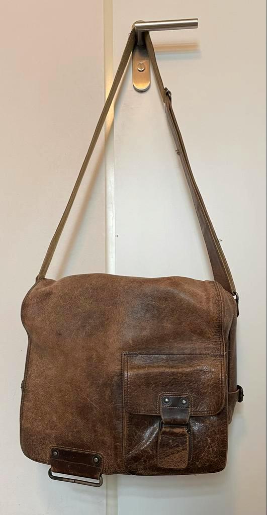 Vintage leren mannen schoudertas (aunts & uncles), Sieraden, Tassen en Uiterlijk, Tassen | Schoudertassen, Gebruikt, Overige merken
