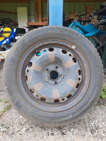 te koop 4 winterbanden SNOWTRACS 185/60 R15 88T M+S snow beschikbaar voor biedingen