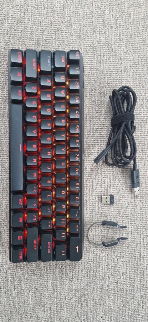 Mechanisch Gaming Toetsenbord Corsair K70 pro mini wireless, Computers en Software, Toetsenborden, Zo goed als nieuw, Qwerty, Bedraad