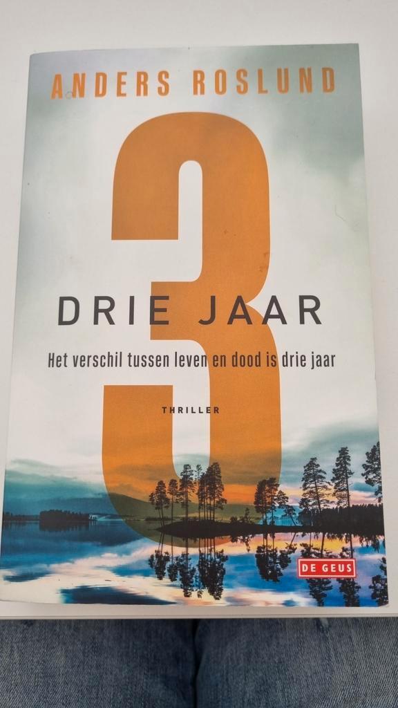 Anders Roslund - Drie jaar, Boeken, Thrillers, Zo goed als nieuw, Ophalen of Verzenden