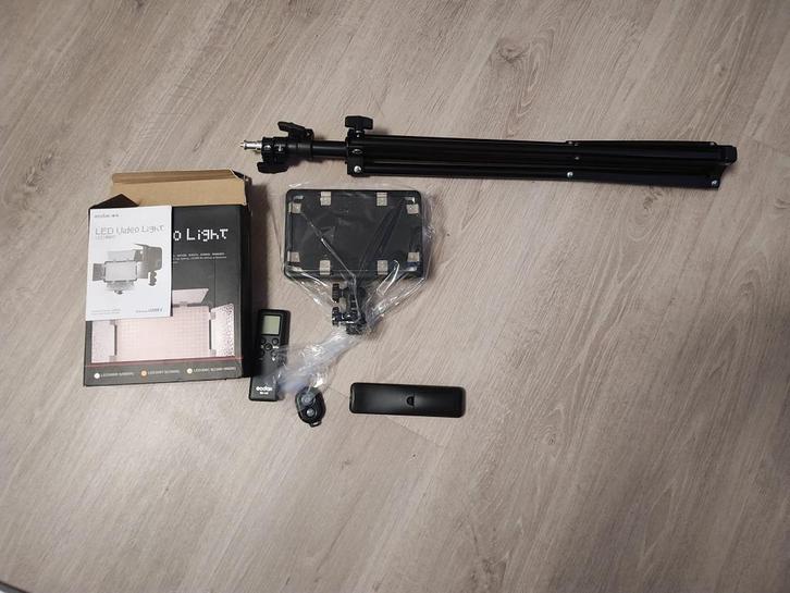 3x Godox LED308 II – Nieuwe LED videolampen in Den Haag, Audio, Tv en Foto, Fotografie | Fotostudio en Toebehoren, Nieuw, Lamp of Flitsset