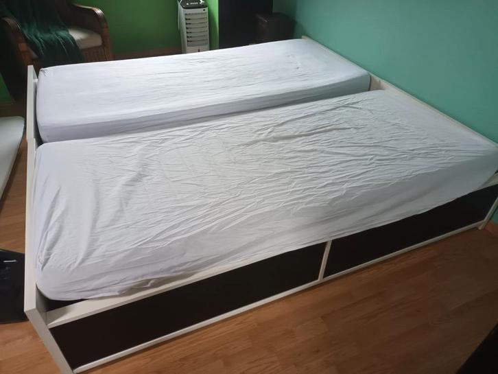 Twee 1-persoonsbedden met lades, Huis en Inrichting, Slaapkamer | Bedden, Gebruikt, Eenpersoons, 90 cm, 210 cm, Hout, Wit, Ophalen