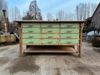 Oude werkbank werktafel of oude ladekast of kookeiland, Ophalen of Verzenden