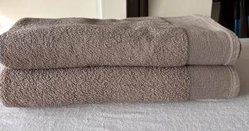 Twee Beige badlaken van Walra 100x170 beschikbaar voor biedingen