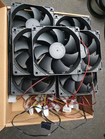 Pc ventilatoren, 23 stuks (12cm) beschikbaar voor biedingen