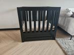 Zwarte vierkante baby box met la en boxkleed, Kinderen en Baby's, Boxen, Ophalen, Zo goed als nieuw, Lade