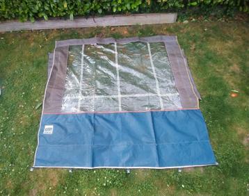 tent wand beschikbaar voor biedingen