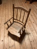 Antiek houten kinderstoel met armleuningen, Gebruikt, Bruin, Geen, Eén