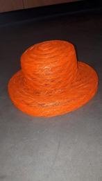 Oranje hoed deftig hoofddeksel voor dames Koningsdag of EK, Hobby en Vrije tijd, Ophalen of Verzenden, Zo goed als nieuw, Hoed of Pruik