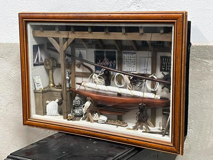Prachtige grote kijkkast diorama boot, Hobby en Vrije tijd, Modelbouw | Boten en Schepen, Zo goed als nieuw, Ophalen