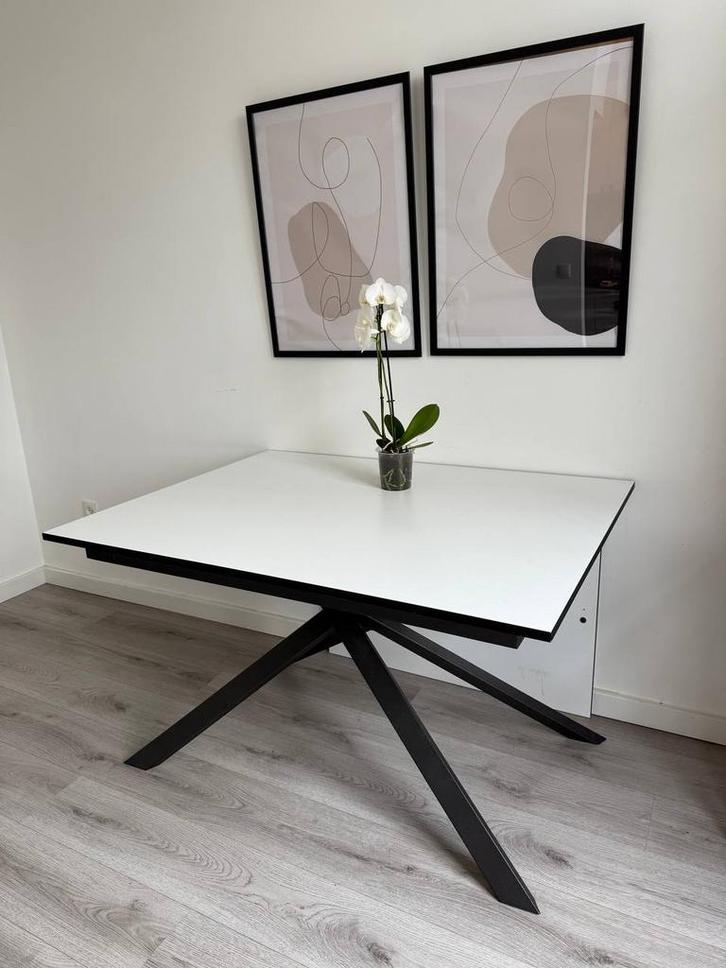 Meubella extendable dining table (pick up Saturday), Huis en Inrichting, Tafels | Eettafels, Zo goed als nieuw, 50 tot 100 cm