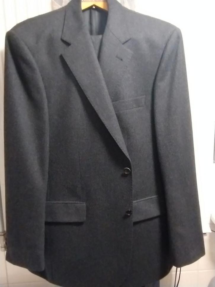 Burberry kostuum maat 54, Kleding | Heren, Kostuums en Colberts, Zo goed als nieuw, Maat 52/54 (L), Grijs, Ophalen of Verzenden