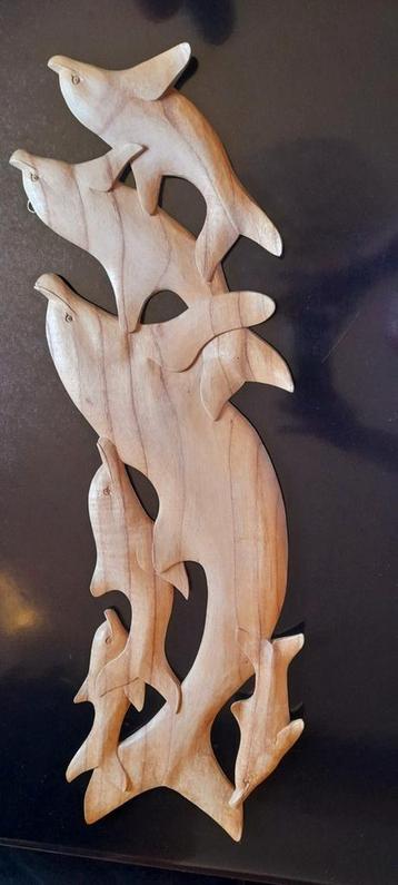 Grote handgesneden houten wanddecoratie dolfijnen. 76 cm beschikbaar voor biedingen