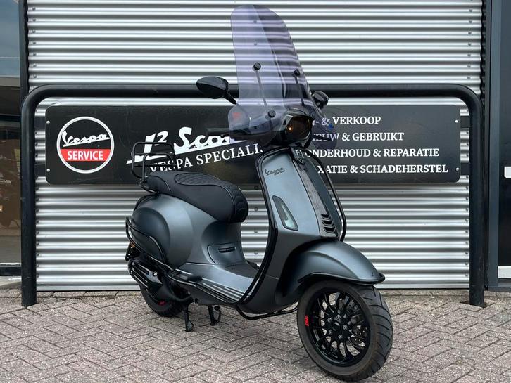 Vespa Sprint | Mat Grijs | Snor | 2018 | 11179 km | 1 eig, Fietsen en Brommers, Brommers | Vespa, Gebruikt, Overige modellen, Maximaal 45 km/u