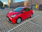 Toyota Aygo 1.0 Vvt-i 72pk 5D 2021 Rood, Voorwielaandrijving, Stof, 4 stoelen, Origineel Nederlands