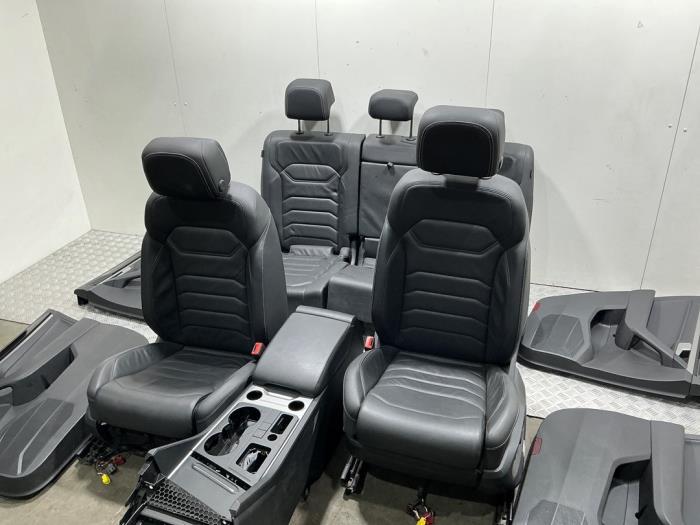 Bekleding Set (compleet) van een Volkswagen Touareg (Touareg, 12 maanden garantie, Gebruikt, -, Volkswagen