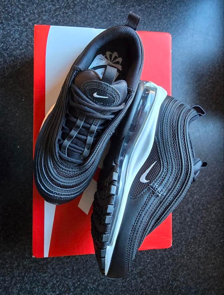 Nieuwe Nike Air Max 97 - Zwart/Wit maat 35,5, Kleding | Dames, Schoenen, Nieuw, Ophalen of Verzenden