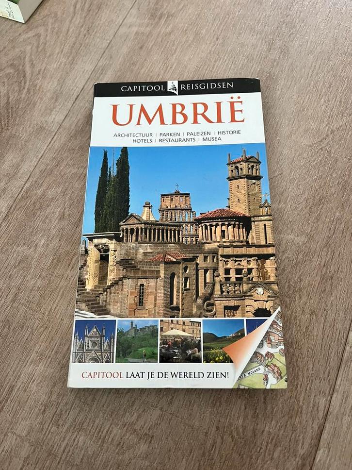 Capitol reisgids Umbrie, Boeken, Reisgidsen, Gelezen, Europa, Capitool, Ophalen of Verzenden