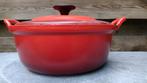 LE CREUSET gietijzeren pan faitout 24 cm kersenrood (G279), Gebruikt, Gietijzer, Ophalen of Verzenden, Keramische plaat