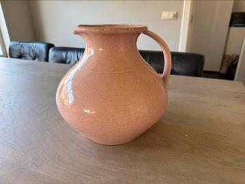 Siervaas roze, oud roze beschikbaar voor biedingen