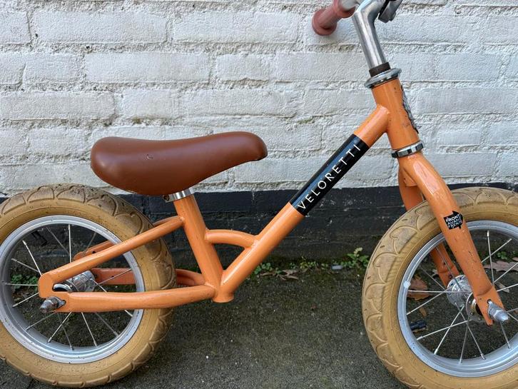 Veloretti Loopfiets Zalm Rose - Goede Staat!, Kinderen en Baby's, Speelgoed | Buiten | Voertuigen en Loopfietsen, Gebruikt, Loopfiets