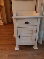 Nachtkastje kastje landelijke stijl, Ophalen, Zo goed als nieuw, Minder dan 45 cm